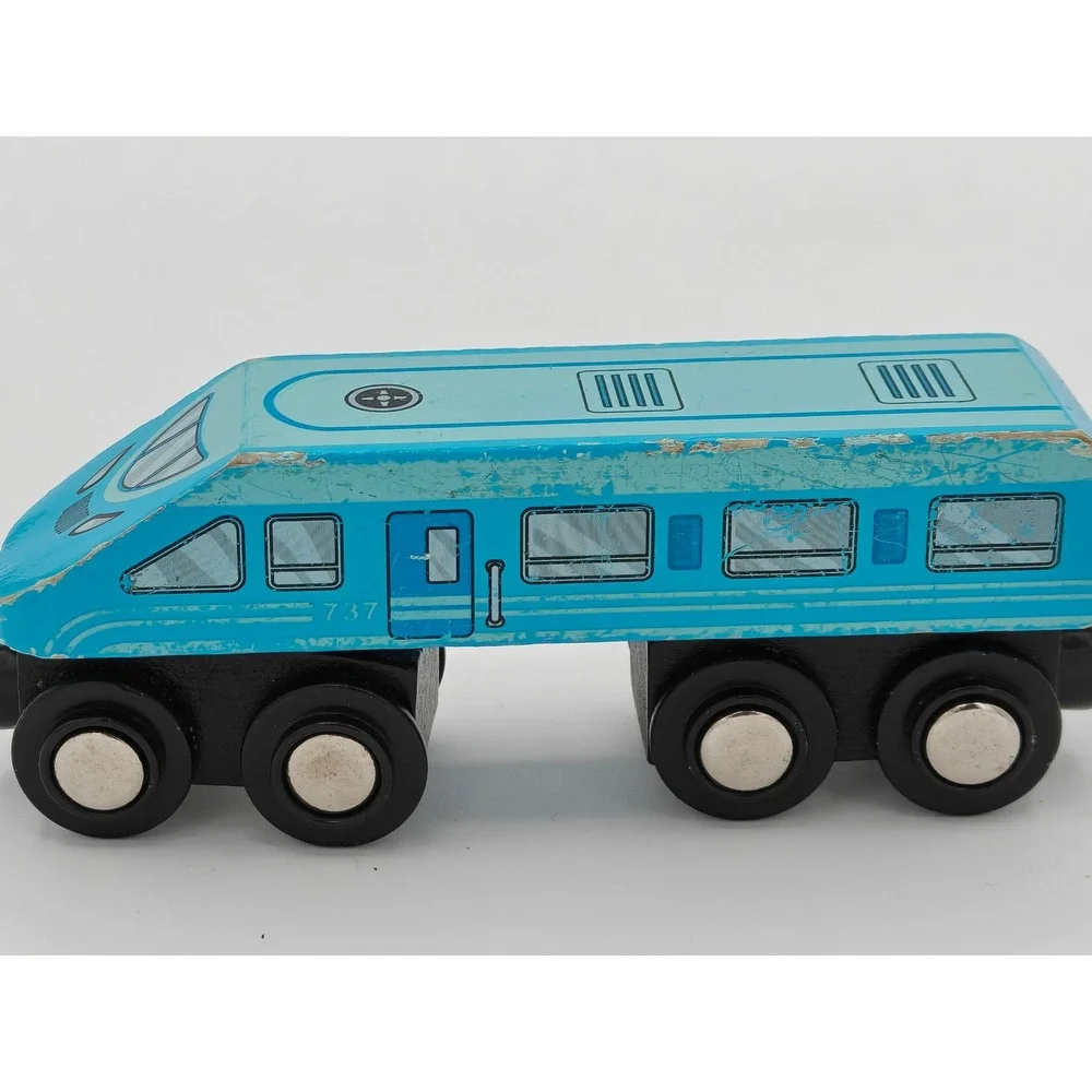 Battat All Aboard‎ Blue Wooden Bullet Train Magnetic Commuter Car AB5021G